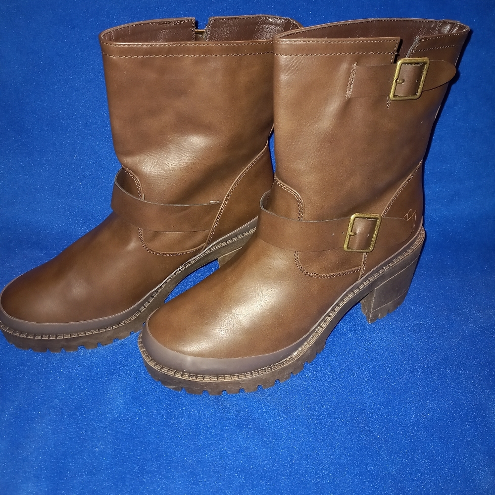 Rock & Candy Brown boots size 9 NWOT